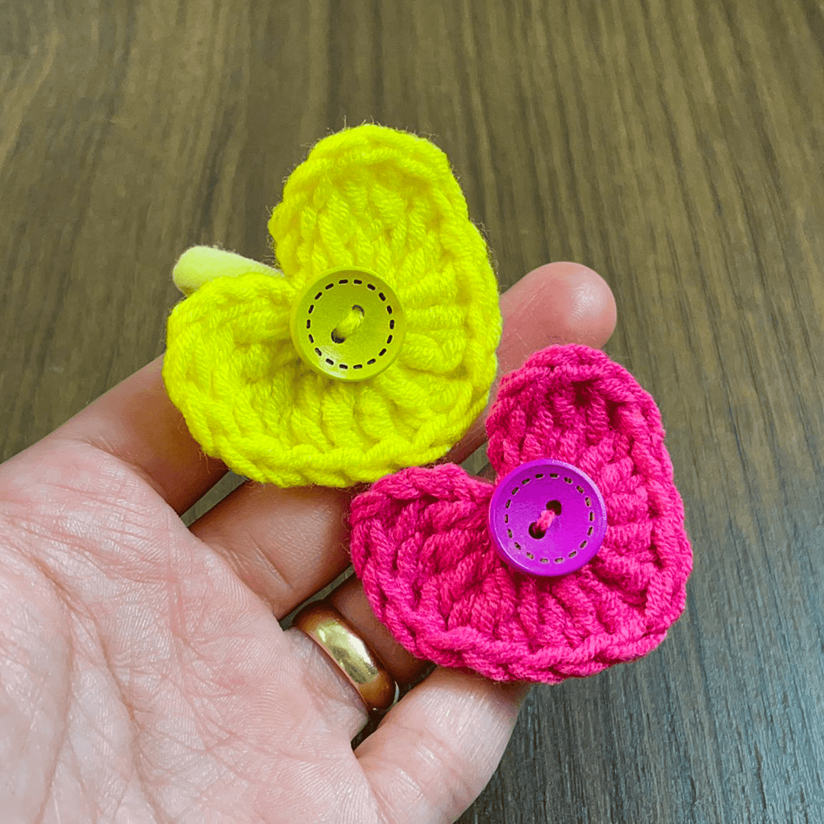 Crochet Heart Hair Clip Pattern Easy DIY Hair Accessory Tutorial - Hand Trendy