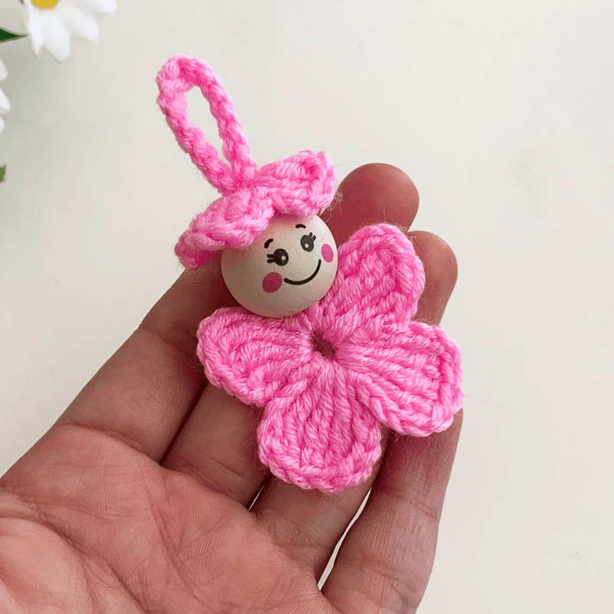 The crochet flower keychain pattern that became my lucky angel charm - Hand Trendy