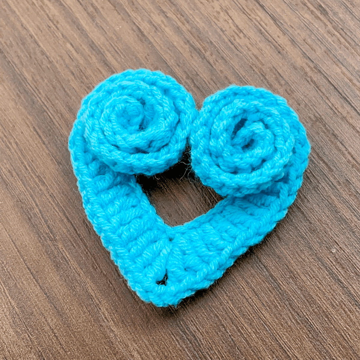 Crochet Spiral Heart Pattern PDF, Unique Swirl Heart Applique Tutorial - Hand Trendy