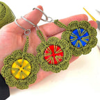 Retro Button Bloom Keychain Pattern PDF - Round Yarn Key Ring Motif Tutorial - Hand Trendy
