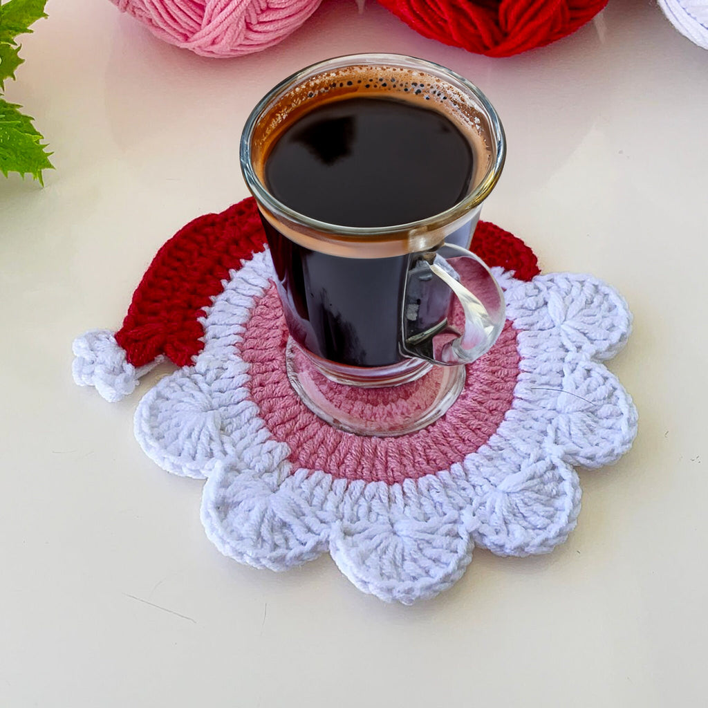 Crochet Santa Coasters Pattern - Festive Decor - Adorable Christmas Decor for Home and Coffee Lovers - Hand Trendy