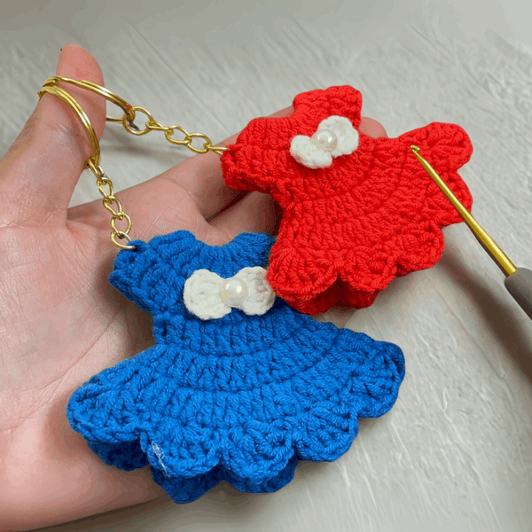 Mini Crochet Dress Keychain Pattern PDF – Cute Amigurumi Bag Charm