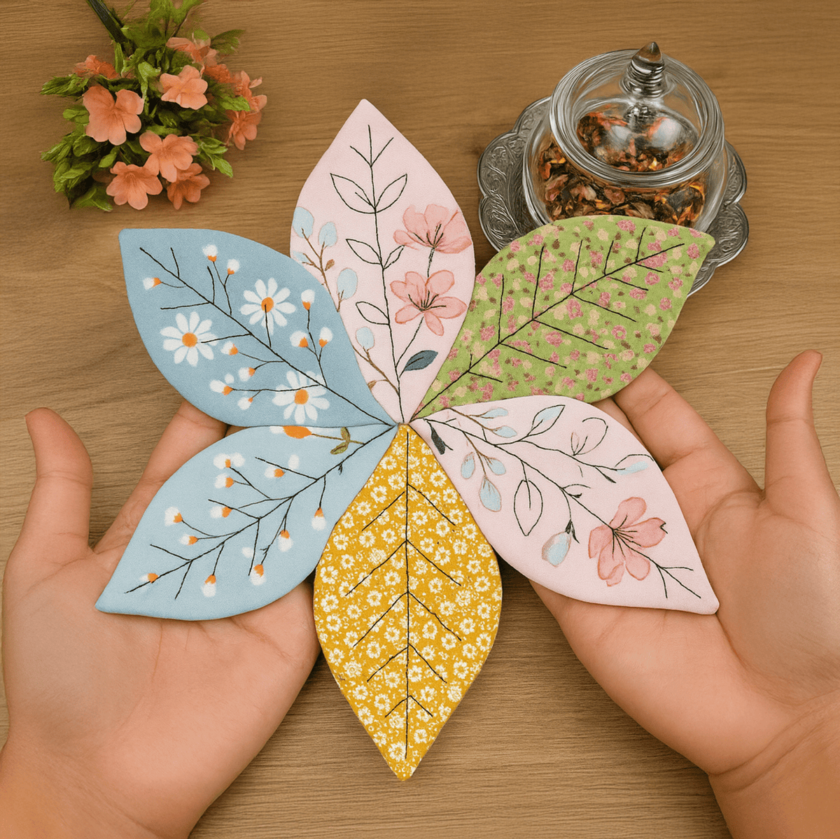 Leaf Coaster Sewing Pattern PDF, DIY Floral Mug Rug Pattern, Handmade Fabric Leaf Placemat - Hand Trendy
