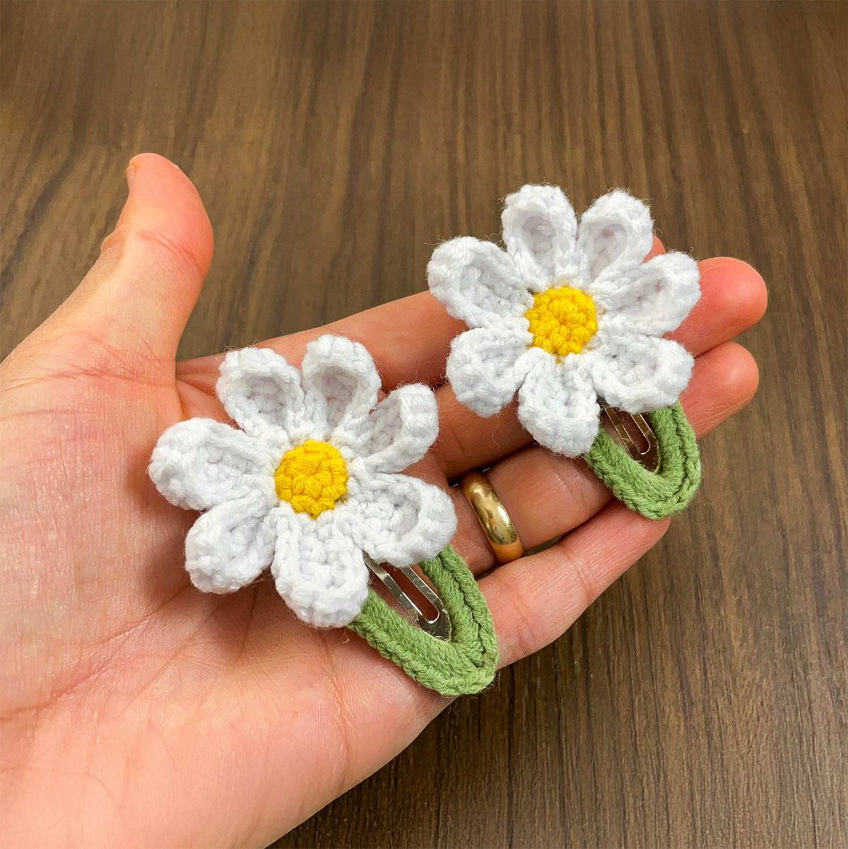 Crochet Daisy Hair Clip PDF Pattern for Handmade Flower Hair Accessory Design - Hand Trendy