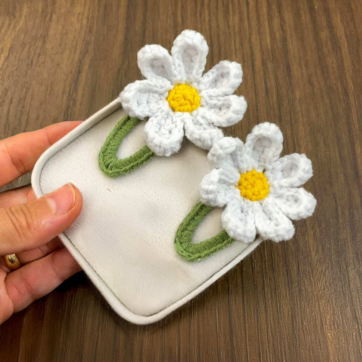 Crochet Daisy Hair Clip PDF Pattern for Handmade Flower Hair Accessory Design - Hand Trendy