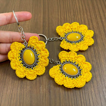 Crochet Sunflower Medallion Keychain Pattern PDF, Vintage Floral Pendant Tutorial - Hand Trendy