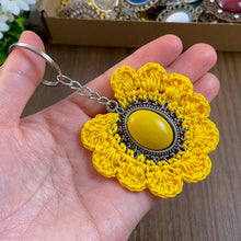Crochet Sunflower Medallion Keychain Pattern PDF, Vintage Floral Pendant Tutorial - Hand Trendy