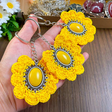 Crochet Sunflower Medallion Keychain Pattern PDF, Vintage Floral Pendant Tutorial