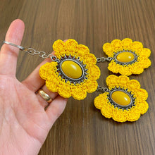 Crochet Sunflower Medallion Keychain Pattern PDF, Vintage Floral Pendant Tutorial - Hand Trendy