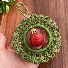 Crochet Xmas Wreath PDF Pattern, Festive DIY Holiday Wreath Tutorial