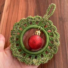 Crochet Xmas Wreath PDF Pattern, Festive DIY Holiday Wreath Tutorial