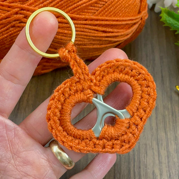 Crochet Can Tab Heart Keychain Pattern, Soda Pop Tab Crochet Design, Pull Tab Heart Keyring Tutorial