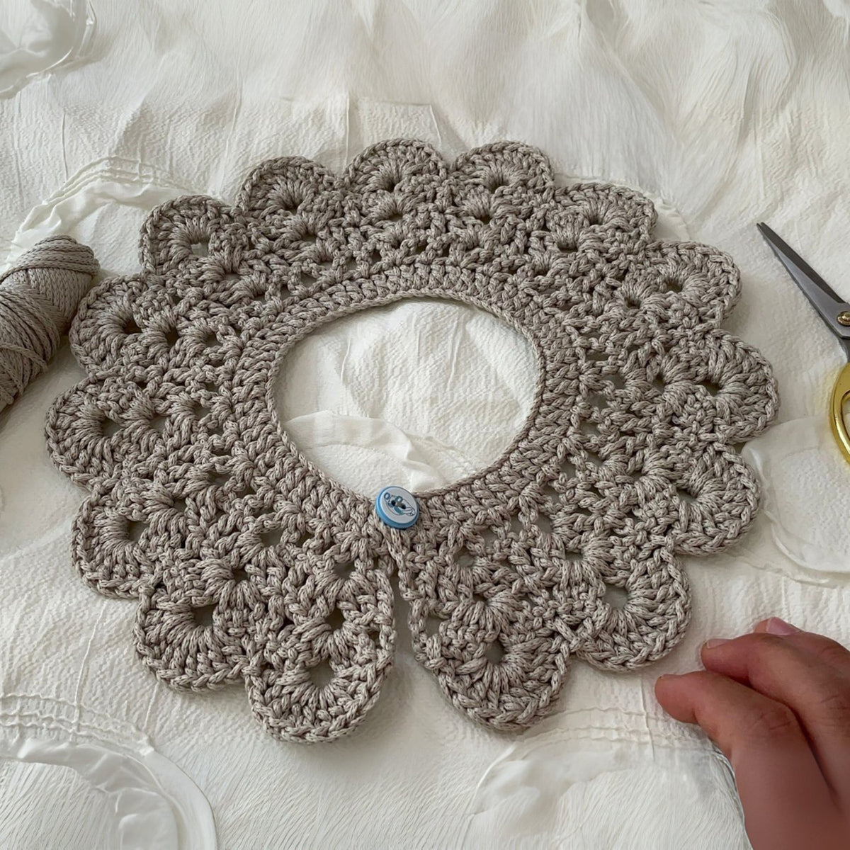 Crochet Peter Pan Collar Pattern For Detachable Vintage Style Lace Neck Accessory Design - Hand Trendy