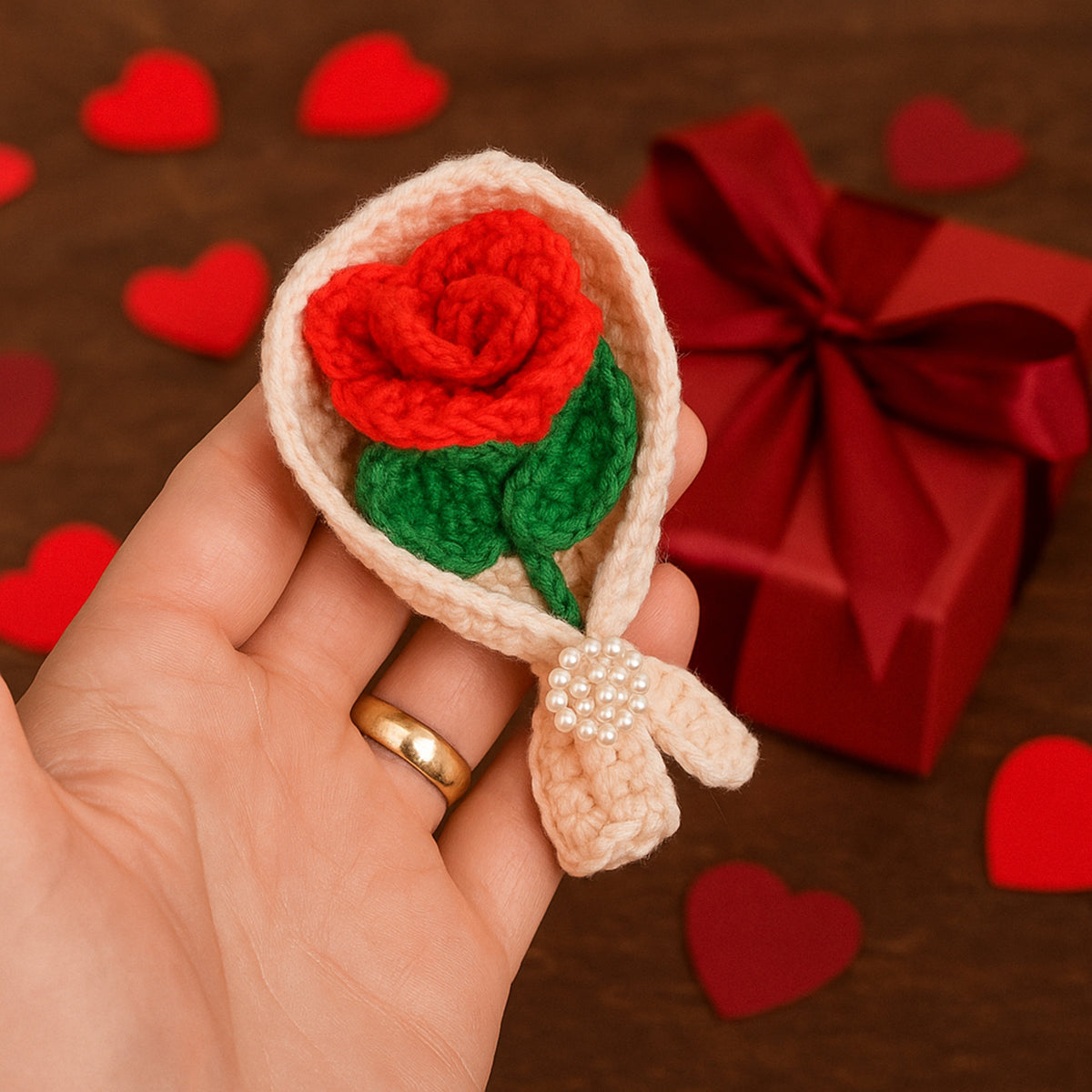 Crochet Rose Bouquet Pattern PDF with Mini Flower Gift Wrap Design for Valentine