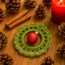 Crochet Xmas Wreath PDF Pattern, Festive DIY Holiday Wreath Tutorial