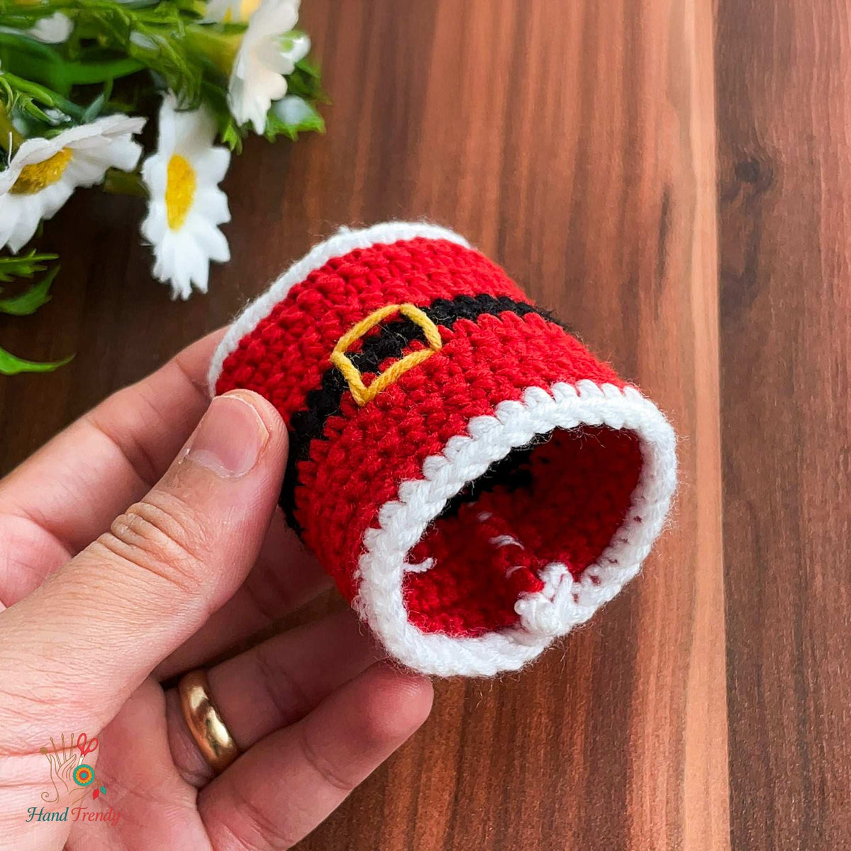 Santa Napkin Ring Crochet Pattern PDF For Christmas Table Setting - Hand Trendy