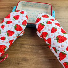 Strawberry Oven Mitt Sewing Pattern – Quilted Kitchen Glove PDF Tutorial - Hand Trendy