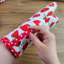 Strawberry Oven Mitt Sewing Pattern – Quilted Kitchen Glove PDF Tutorial - Hand Trendy