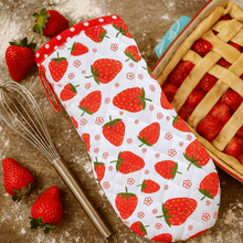 Strawberry Oven Mitt Sewing Pattern – Quilted Kitchen Glove PDF Tutorial - Hand Trendy