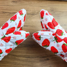 Strawberry Oven Mitt Sewing Pattern – Quilted Kitchen Glove PDF Tutorial - Hand Trendy