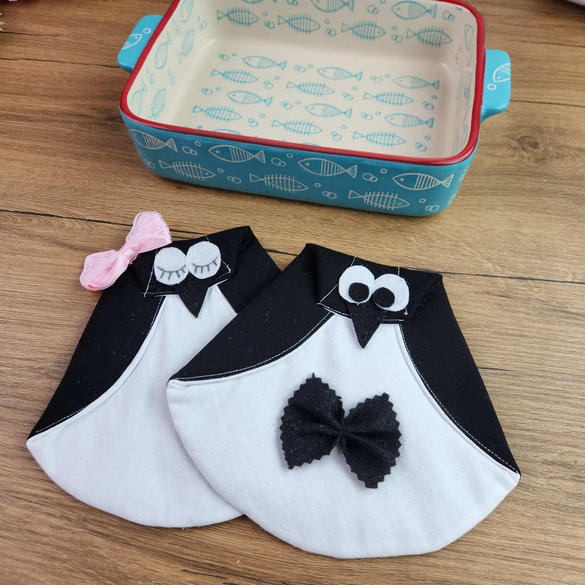 Penguin Oven Mitts Sewing Pattern – DIY Pot Holder PDF for Whimsical Kitchen Decor - Hand Trendy