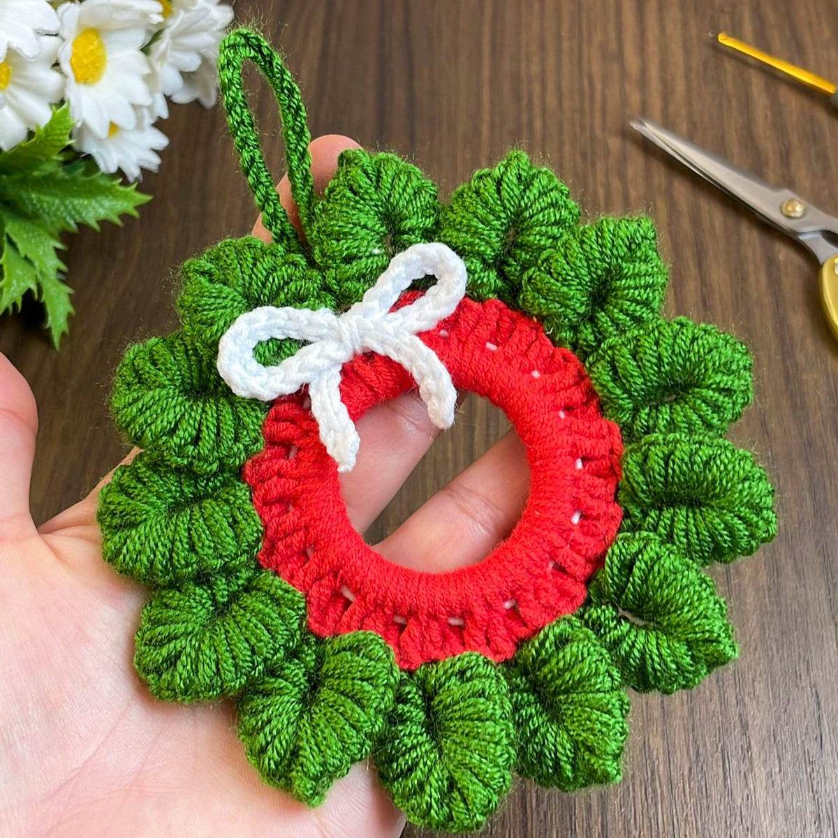 Holiday Crochet Wreath Pattern PDF, DIY Red Green Xmas Decoration Guide - Hand Trendy