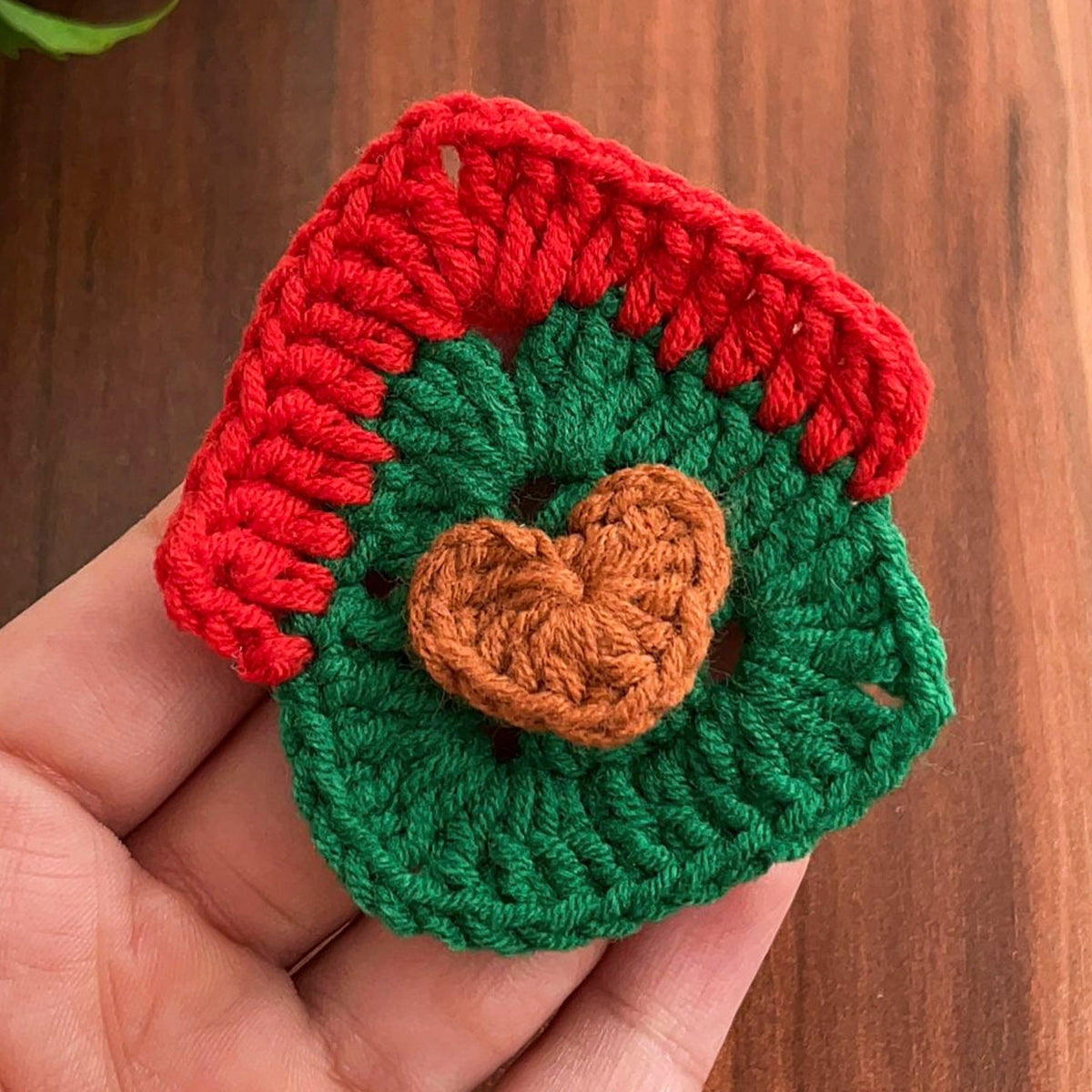 Crochet Heart House Ornament Pattern PDF – Handmade Door Hanging Tutorial – Holiday Crochet Wall Decoration - Hand Trendy