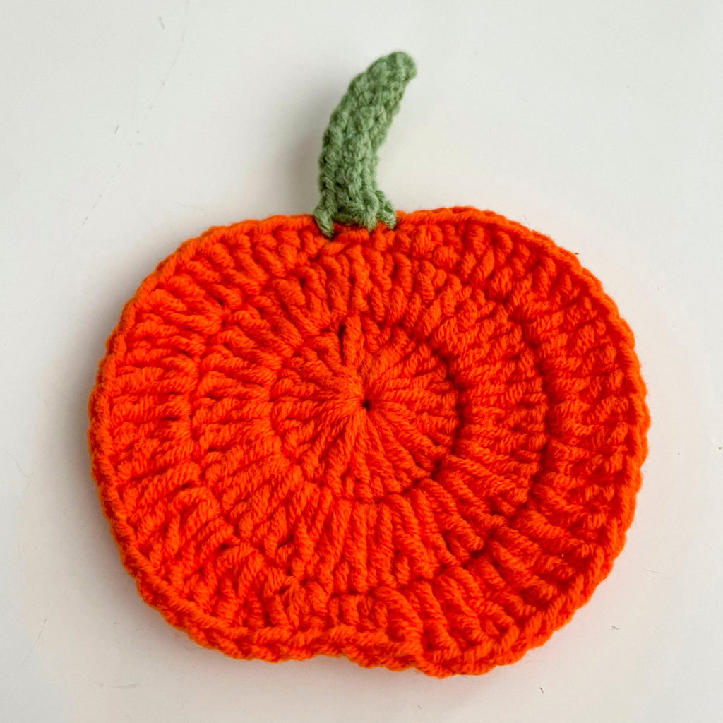Crochet Pumpkin Coaster Pattern For Fall Decor – Handmade Halloween Table Ornament - Hand Trendy