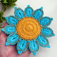 Crochet Flower Coaster Pattern PDF, Blue Petal Mug Rug Design, Handmade Cup Mat Tutorial, English & German
