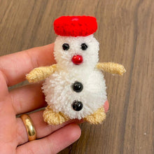 Pom Pom Snowman DIY Craft Pattern, Easy Snowman Tutorial for Winter Decorations - Hand Trendy