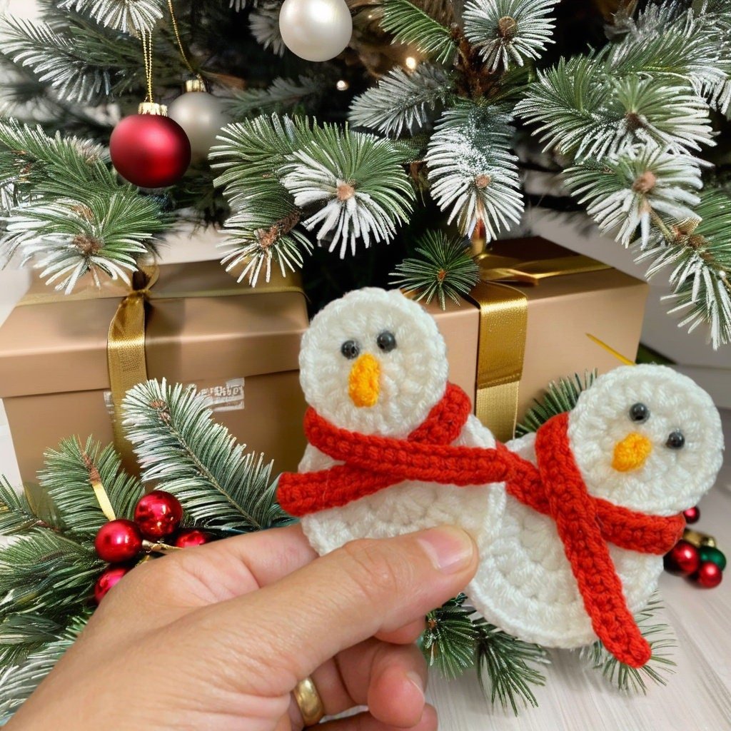 Easy Crochet Snowman Pattern - PDF Only - Little Snowman with Scarf - Hand Trendy
