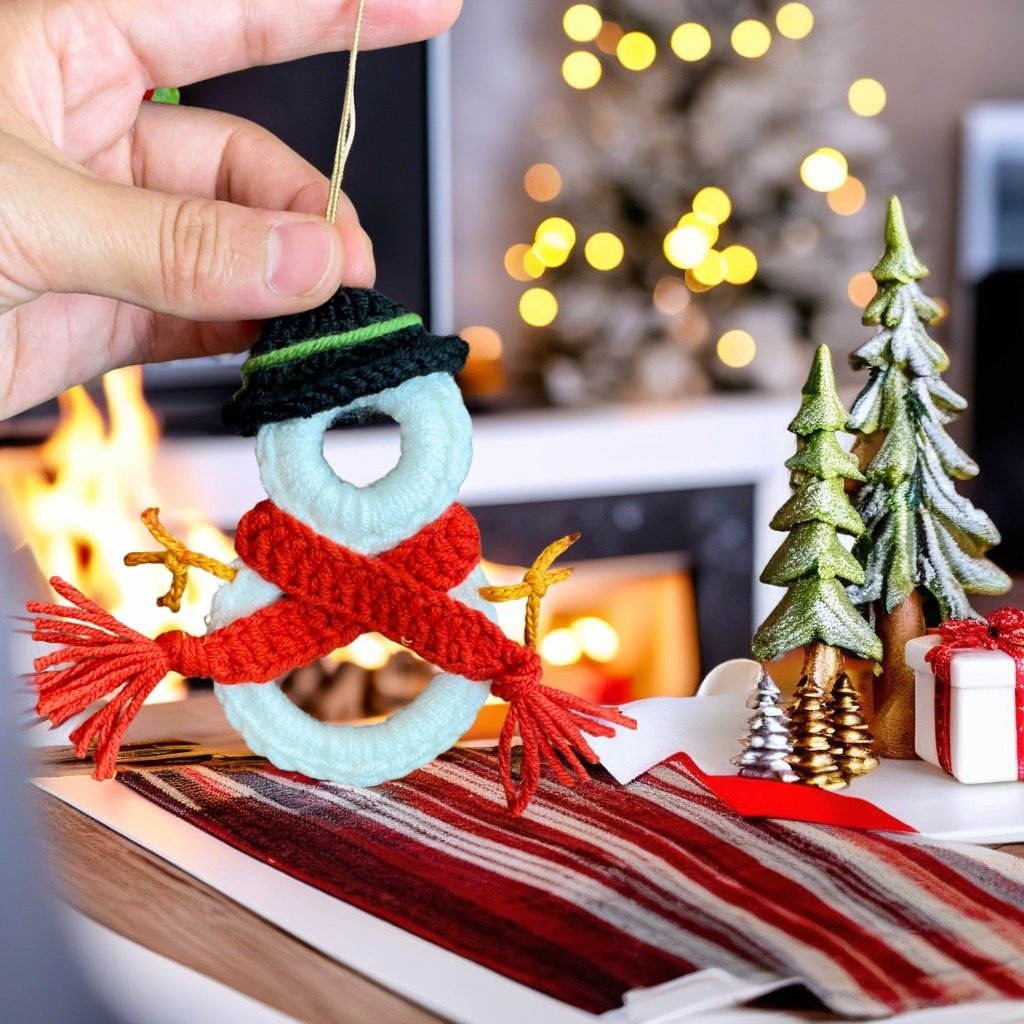 Crochet Snowman Pattern - Easy Holiday Decor - Pattern for Beginners - Hand Trendy
