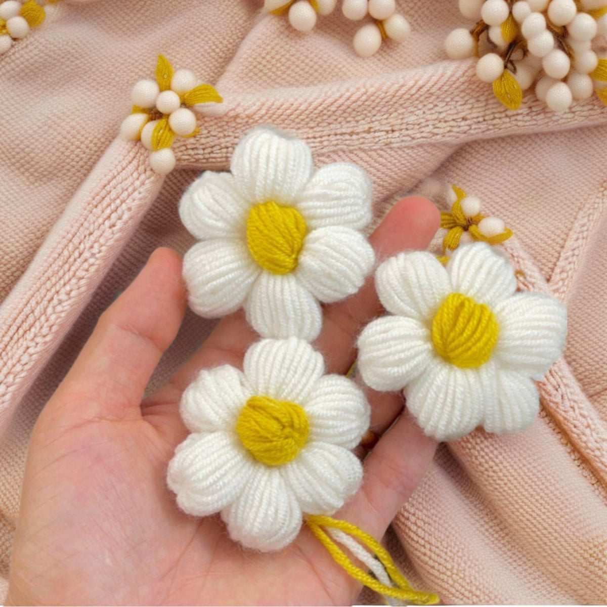 Crochet Flower Pattern - Puffy Daisy Applique PDF - Colorful Crochet Daisy Applique - Hand Trendy