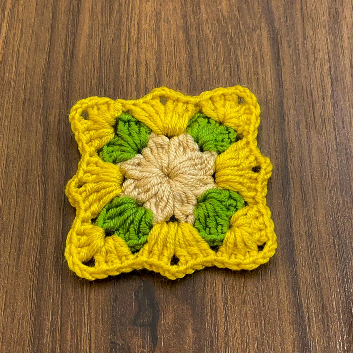 Easy Crochet Square Pattern - Perfect for Beginners - Small Crochet Square Pattern - Hand Trendy