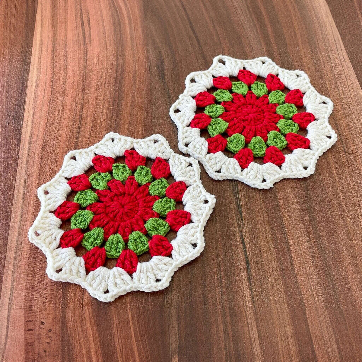 Xmas Crochet Coasters Pattern - Easy Christmas Doily Coasters for Beginners - Hand Trendy