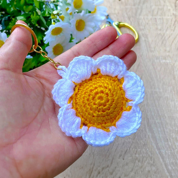 Easy Crochet Daisy Keychain Tutorial PDF - Create a Flower Key Holder Gift for Friends & Family - Hand Trendy