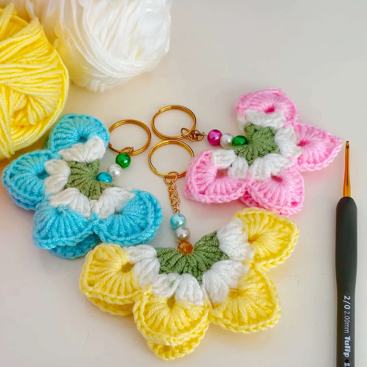 Easy Crochet Flower Keychain Pattern PDF - Easy PDF Tutorial for Beginners - Hand Trendy