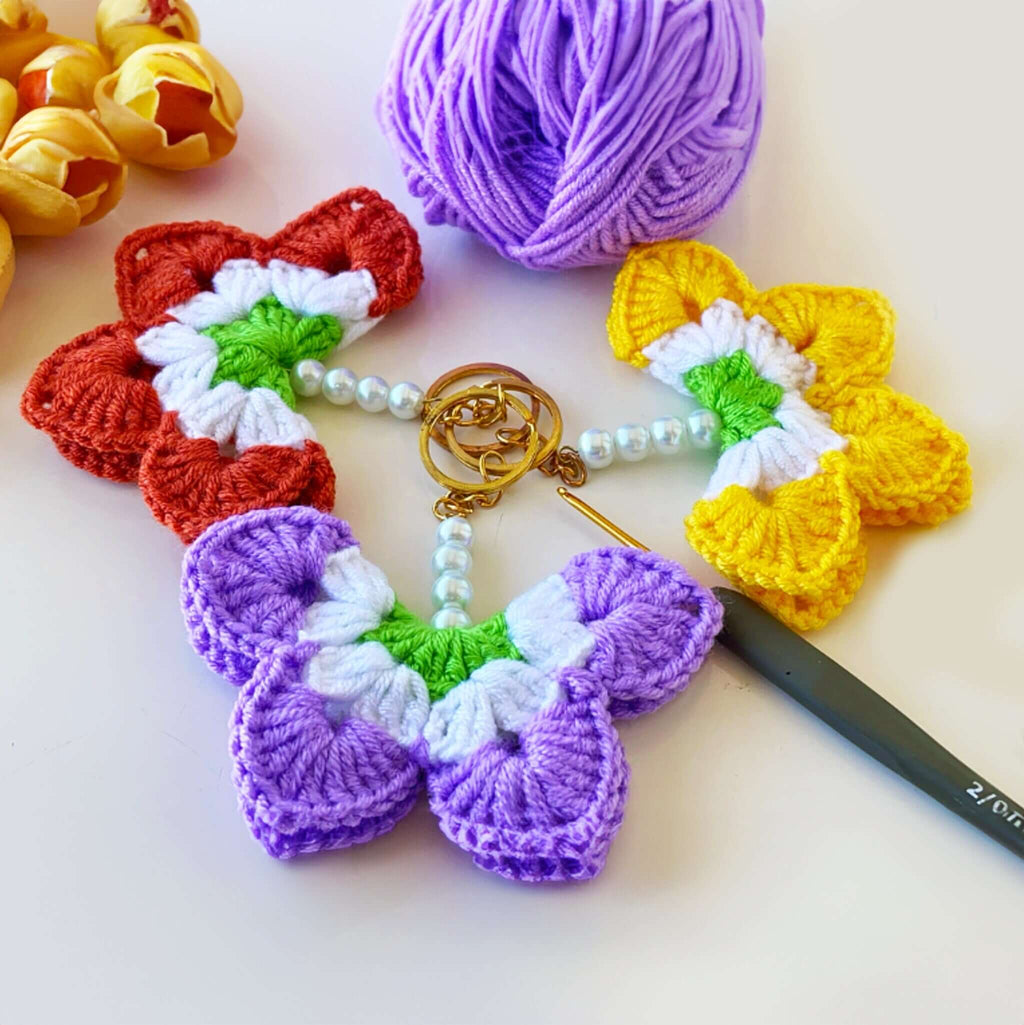 Easy Crochet Flower Keychain Pattern PDF - Easy PDF Tutorial for Beginners - Hand Trendy
