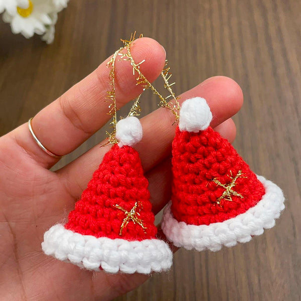 Handmade crochet Santa hat ornament pattern, beginner-friendly Christmas tree decoration DIY, red and white crochet holiday decor, PDF tutorial