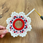 Whimsical Crochet Christmas Wreath Pattern - Easy DIY Ornament for Christmas Gift - Hand Trendy