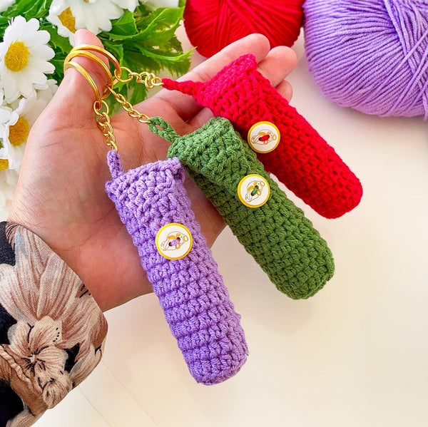 Handmade crochet lip balm and lipstick holder keychain in colorful yarn, PDF pattern for DIY crochet case