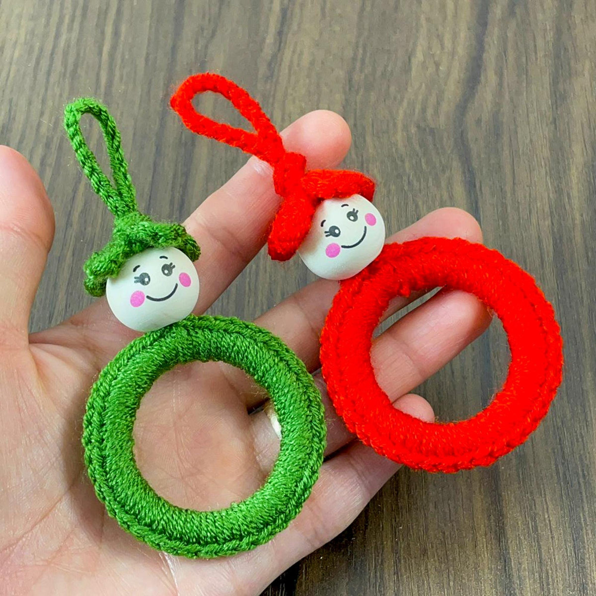 Crochet Elf Wreath PDF Pattern - Holiday DIY - DIY Red Ornament PDF - Hand Trendy