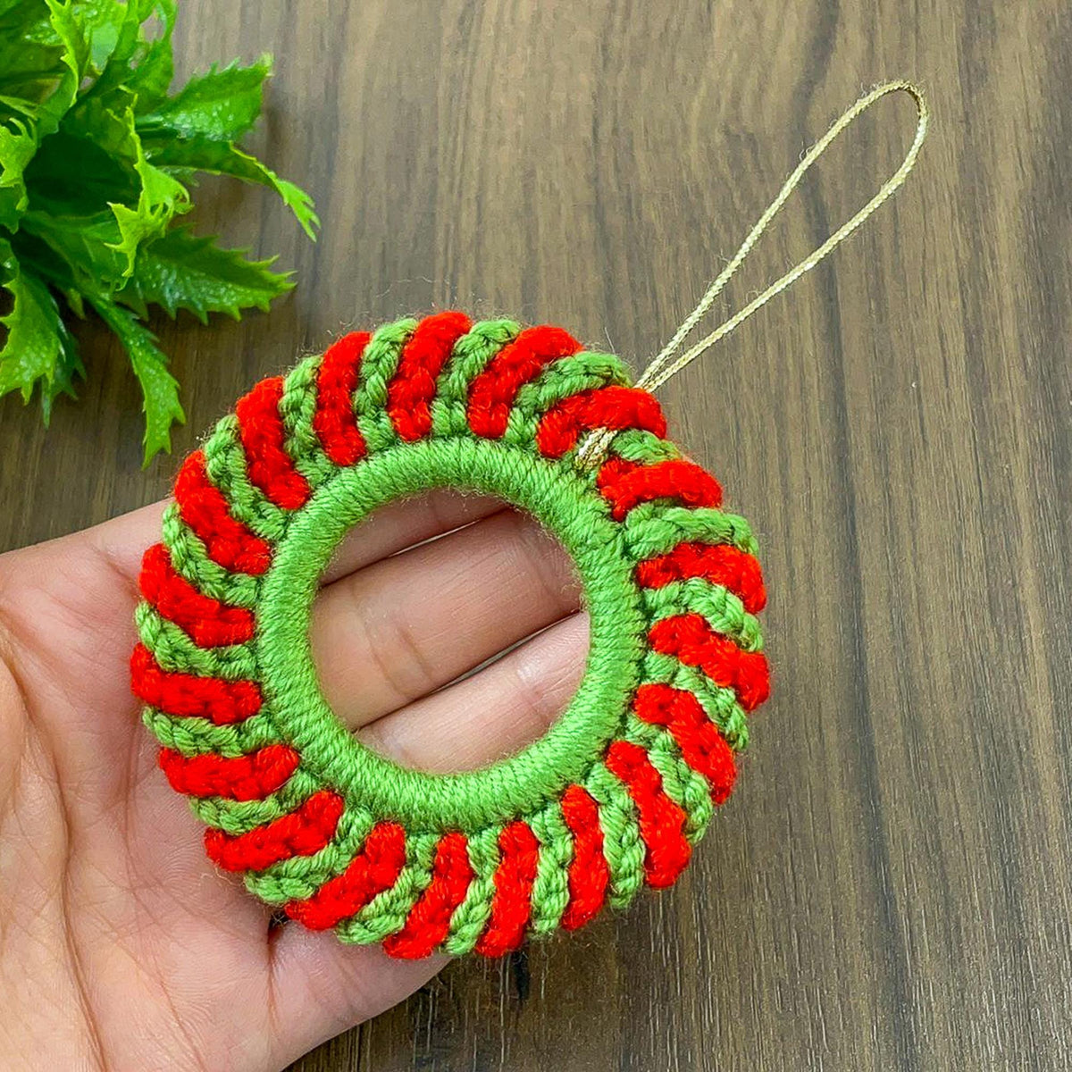 Crochet Holiday Wreath PDF Pattern - DIY Red Green Christmas Ornament PDF - Hand Trendy