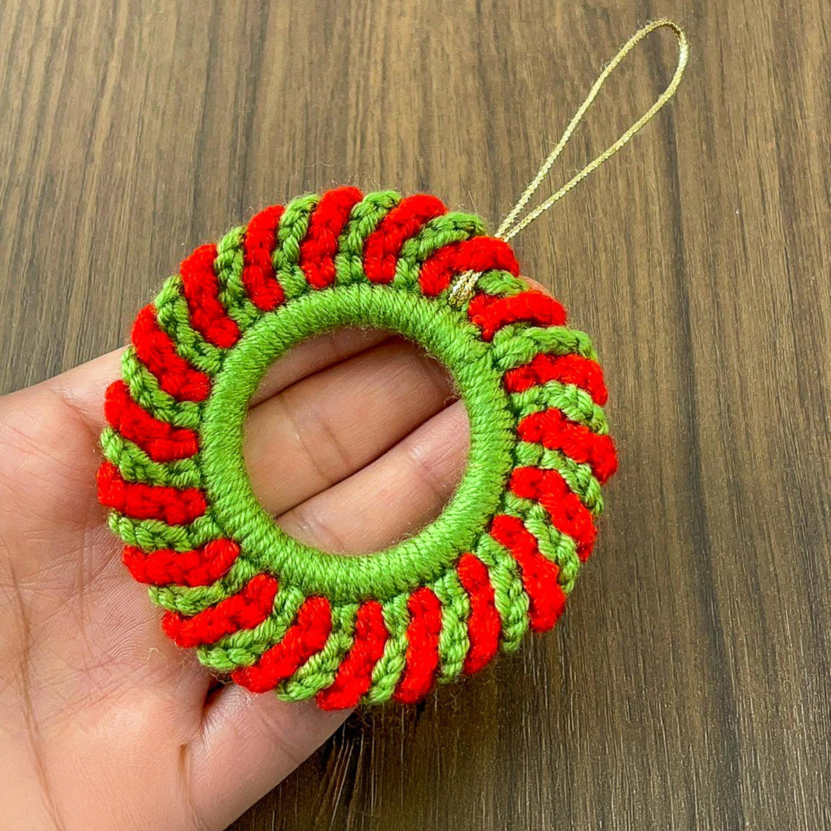 Crochet Holiday Wreath PDF Pattern - DIY Red Green Christmas Ornament PDF - Hand Trendy