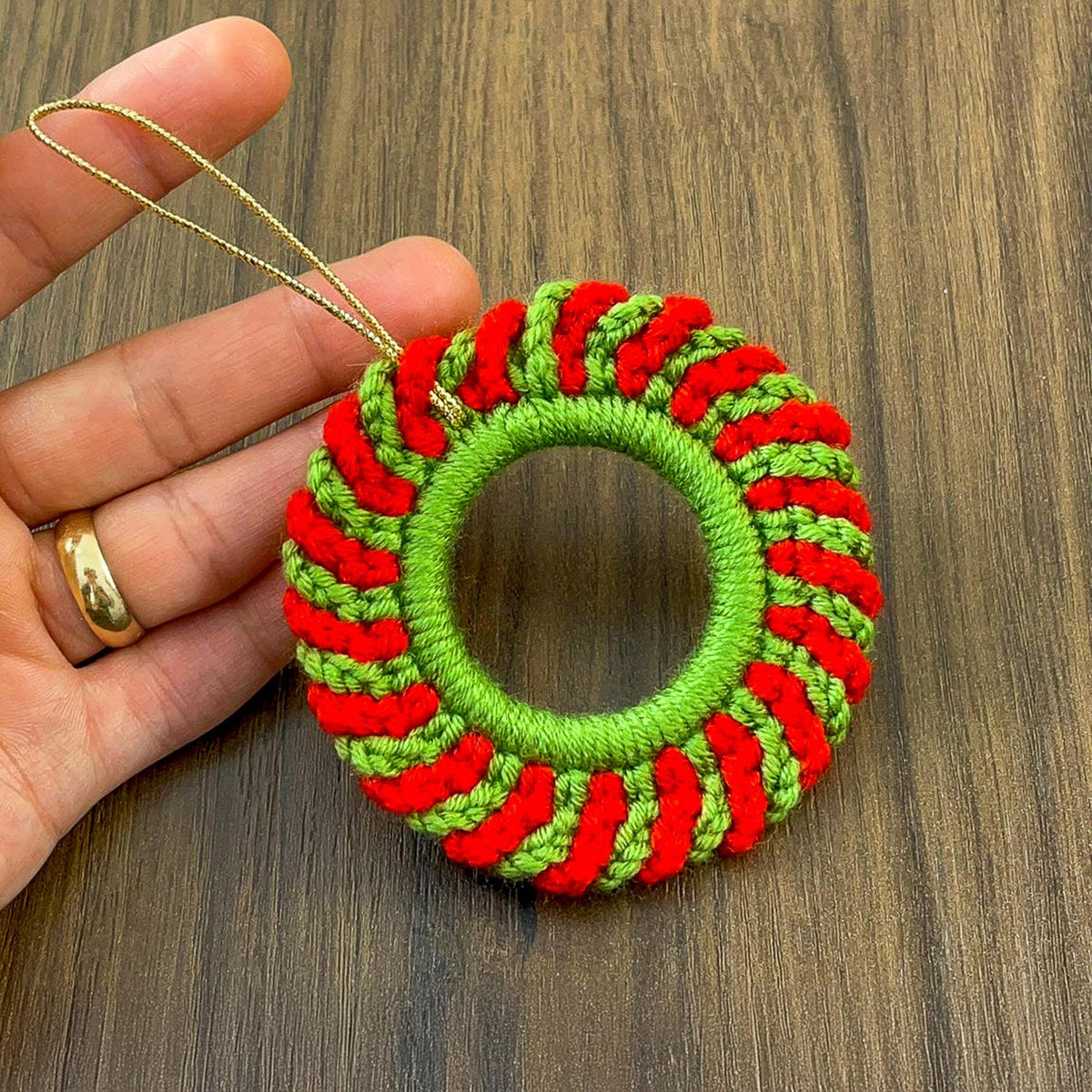 Crochet Holiday Wreath PDF Pattern - DIY Red Green Christmas Ornament PDF - Hand Trendy