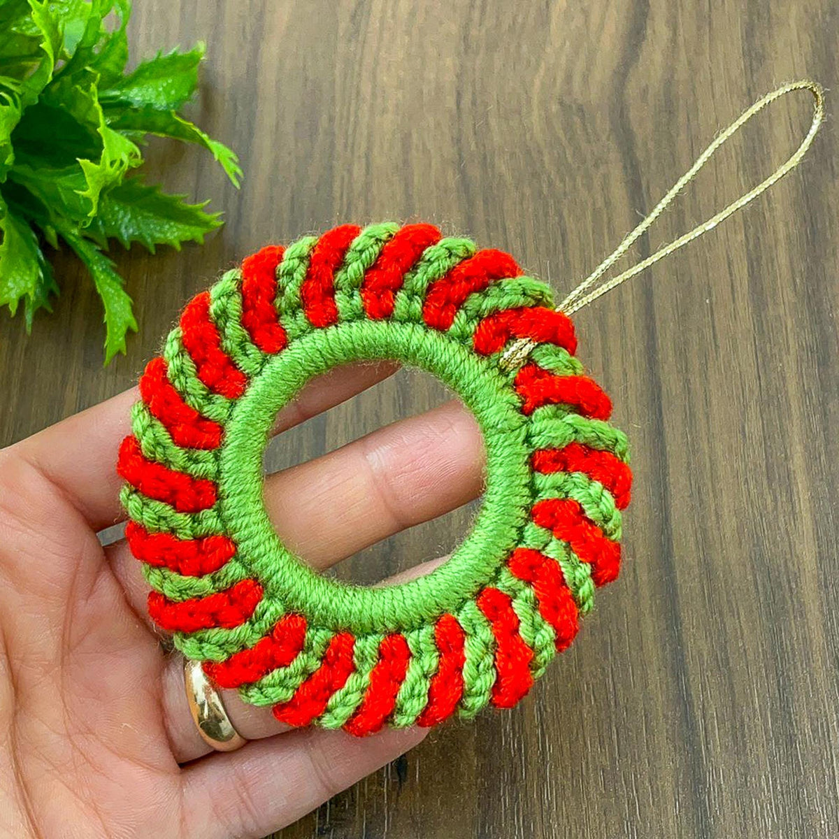 Crochet Holiday Wreath PDF Pattern - DIY Red Green Christmas Ornament PDF - Hand Trendy