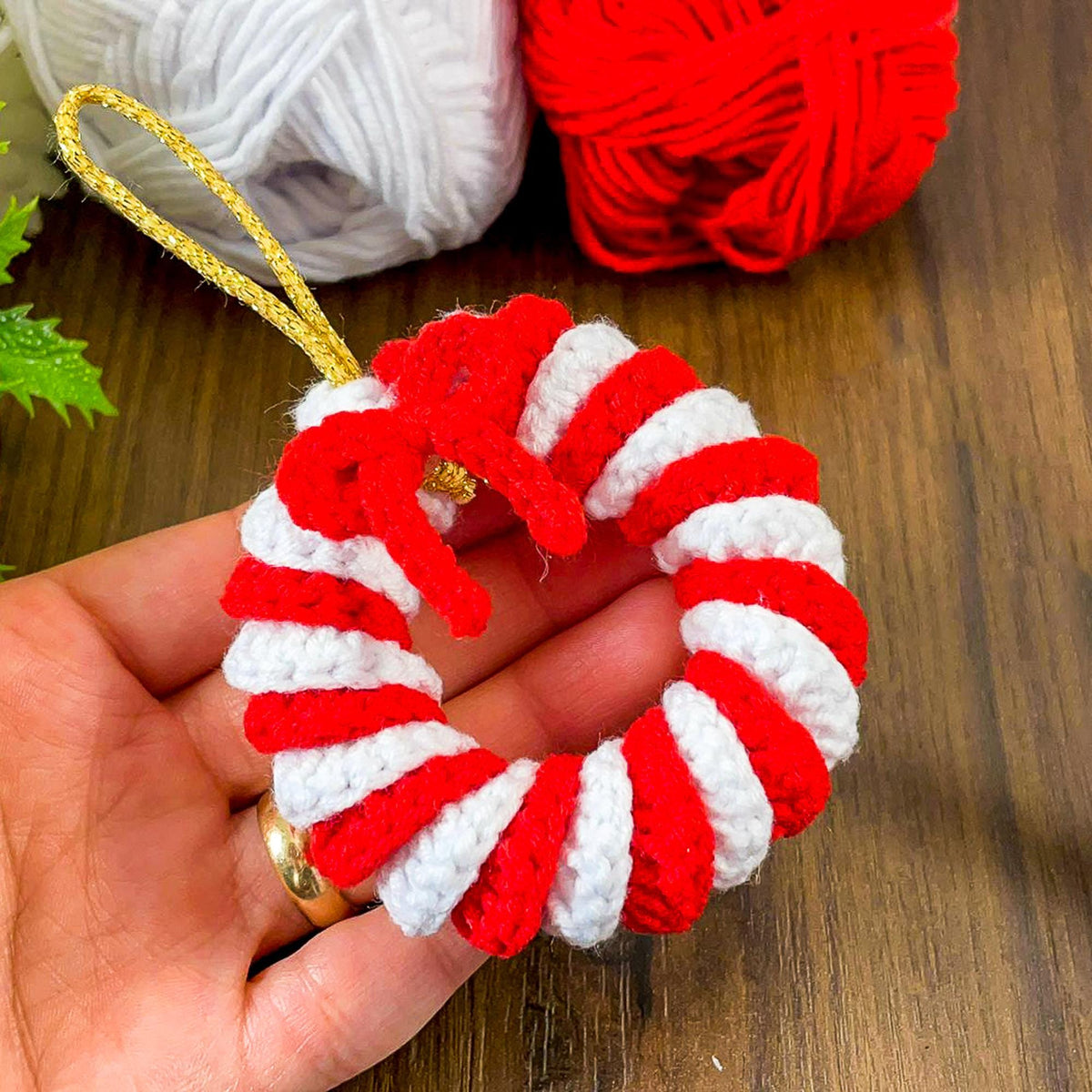 Candy Cane Crochet Wreath Pattern | PDF Tutorial | Christmas Ornament PDF - Hand Trendy
