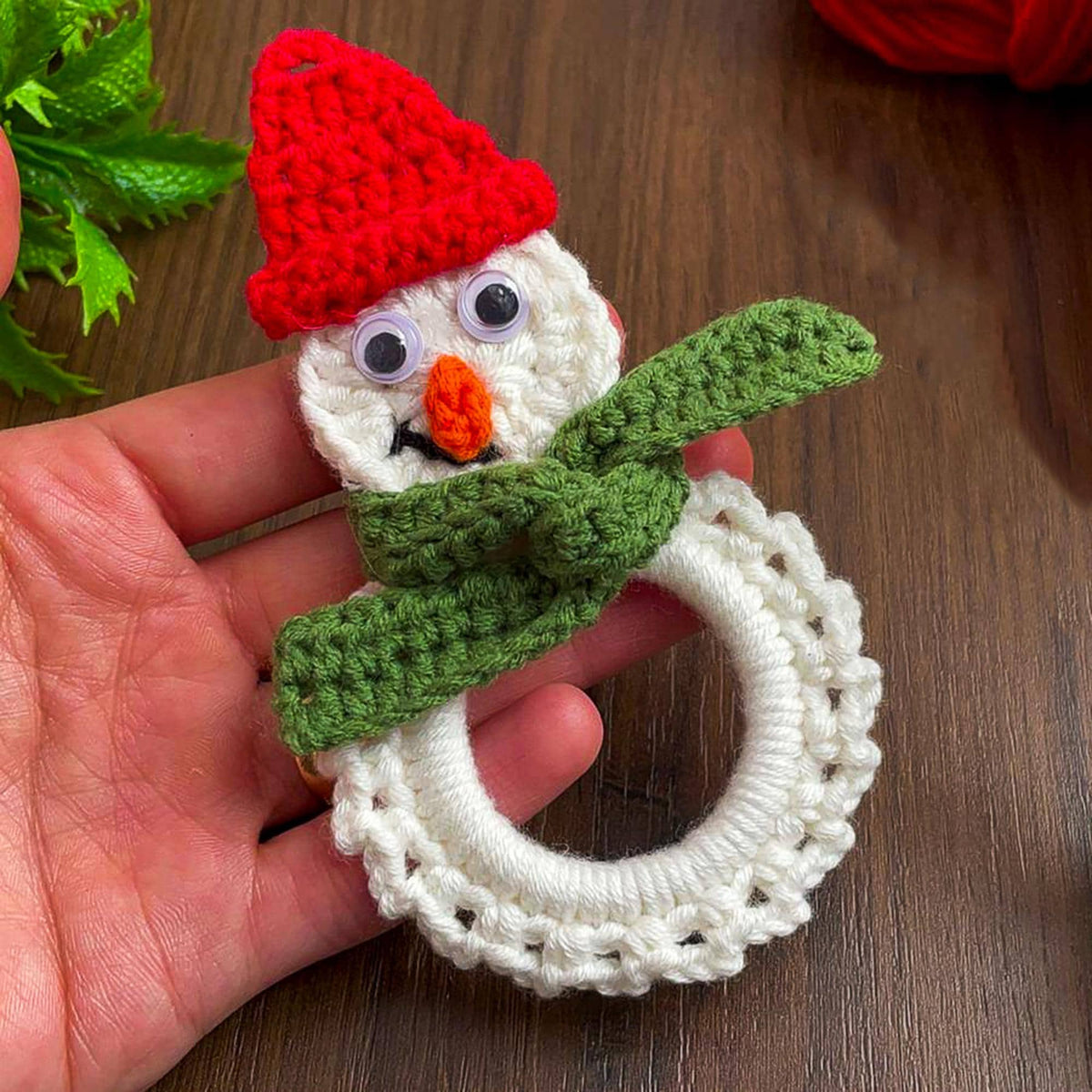 Snowman Wreath Crochet Pattern PDF Tutorial - DIY Holiday Décor - Hand Trendy