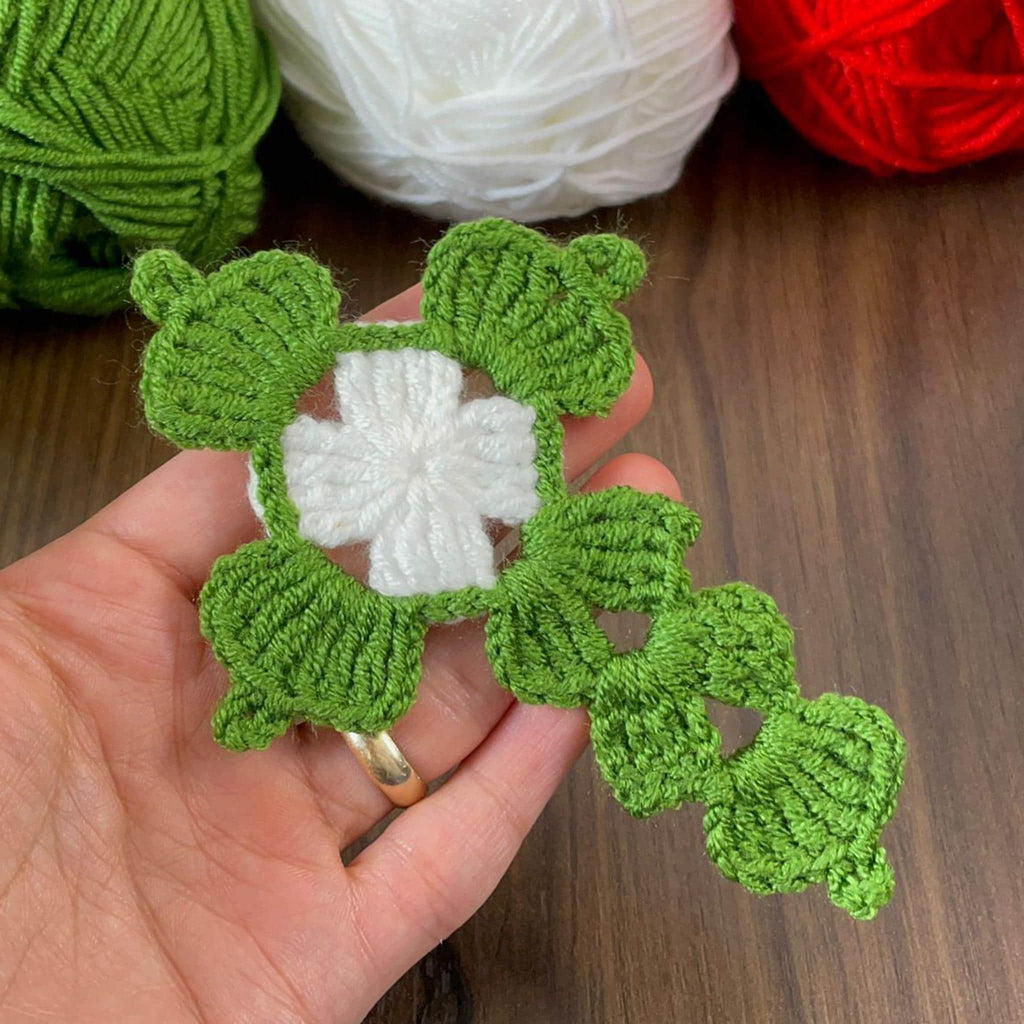 Crochet Cross with Heart Motifs PDF Pattern - Handmade Religious Decor Design - Hand Trendy