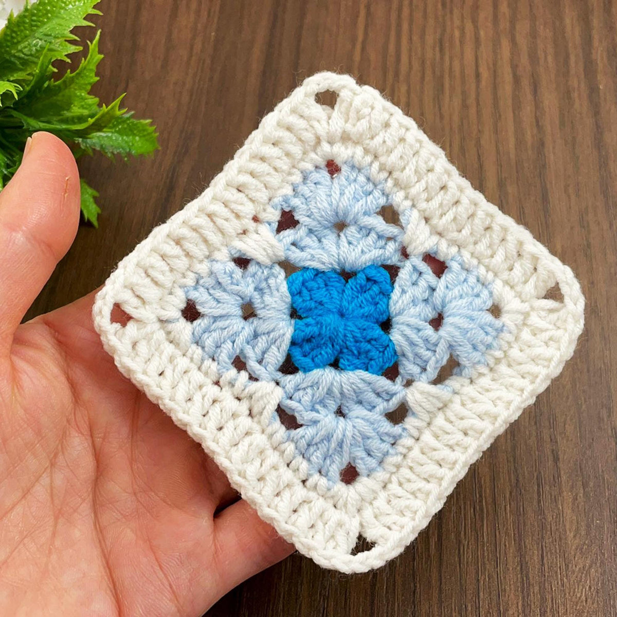Floral Granny Square PDF Pattern - Flower Motif Tutorial for Beginners - Hand Trendy